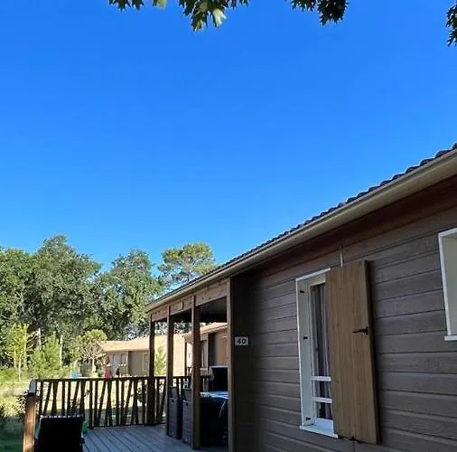 La Landaise En Bord Du De Peyre A 샬레 *